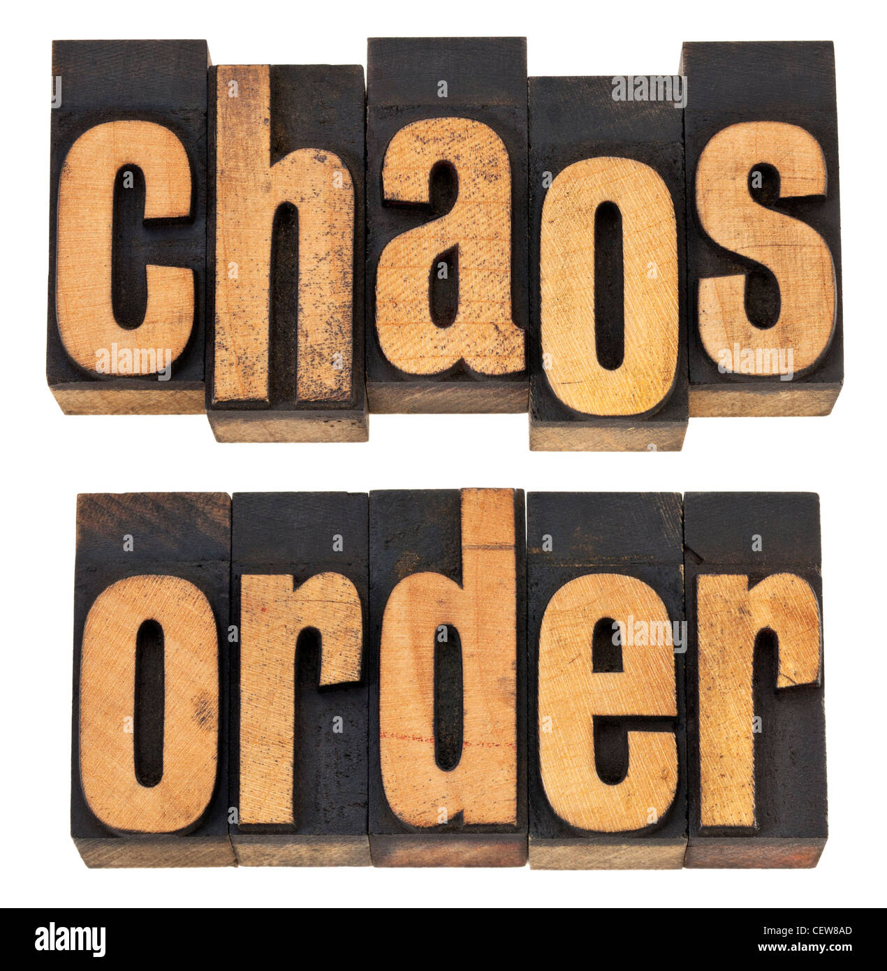 Le chaos et l'ordre - un collage de mots isolés dans la typographie vintage type de bois Banque D'Images