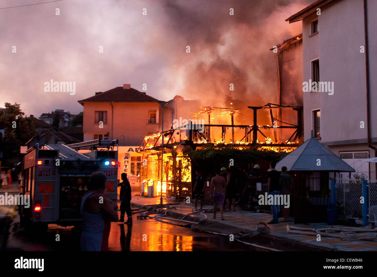 Incendie dans la nuit Banque D'Images