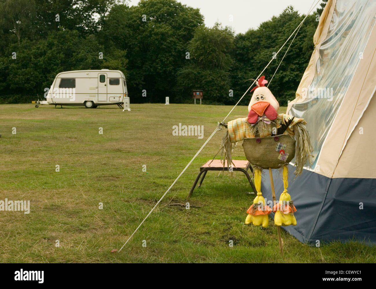 Marionnette de poulet à un camp site Swanley. Swanley a été historiquement un centre de santé et logé un important foyer de soins pour personnes allergiques Banque D'Images