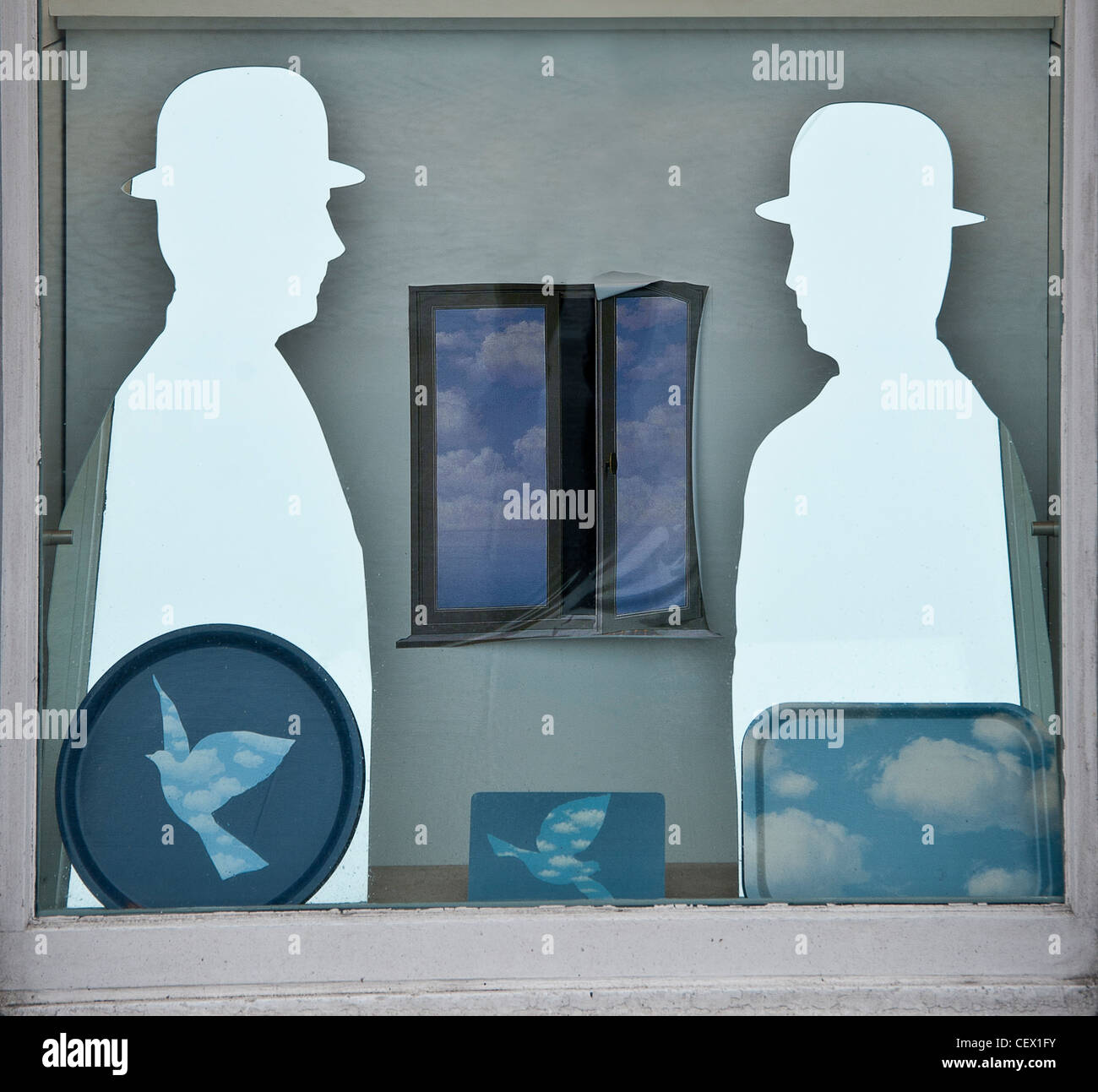 Vitrine au Musée René Magritte à Bruxelles Banque D'Images