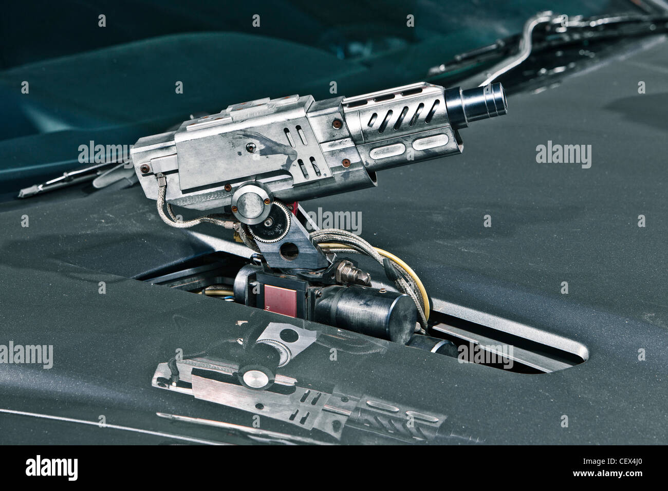 Machine gun sur Aston Martin DB5, James Bond classic car Banque D'Images