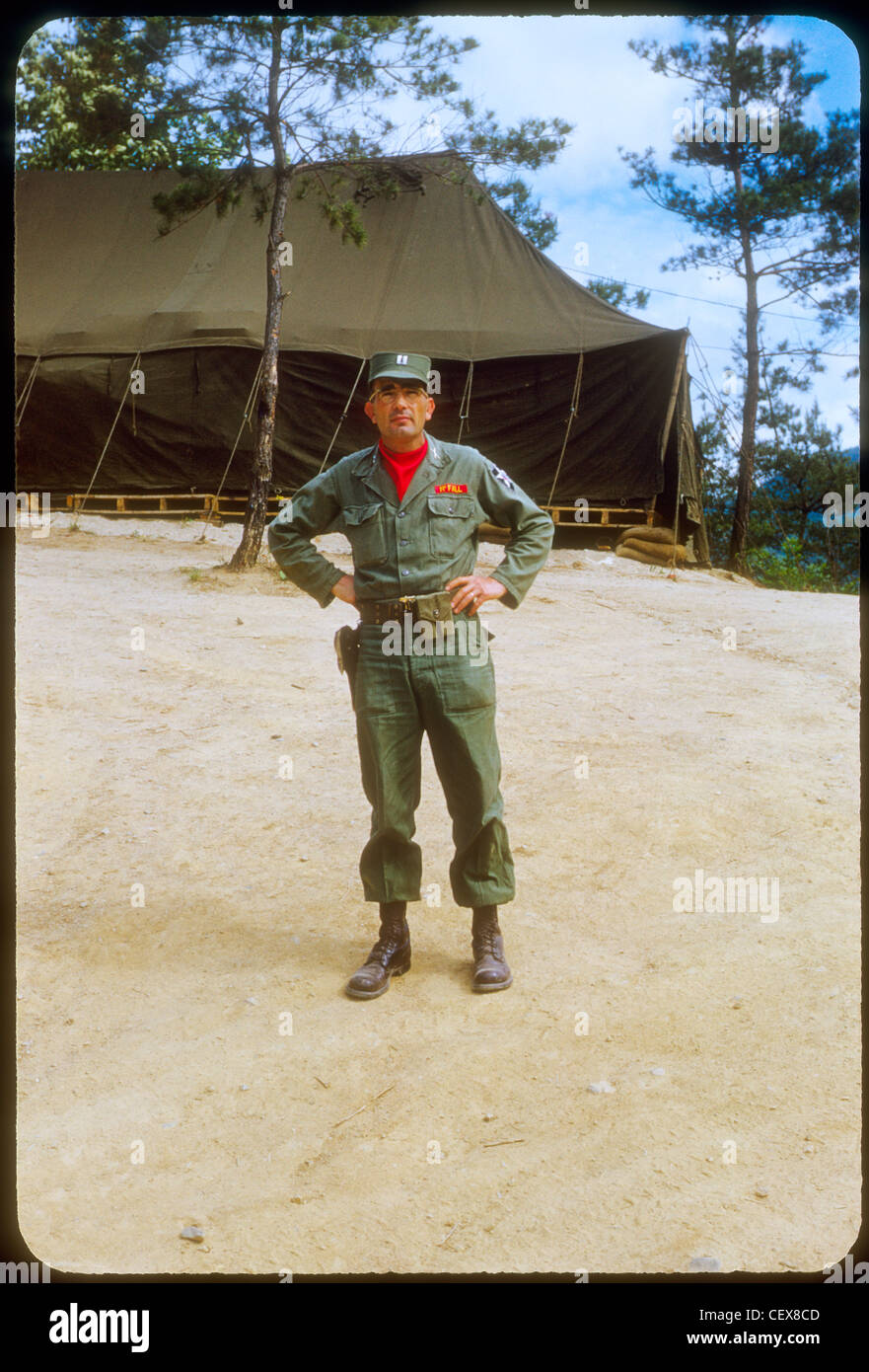 Devant un agent de la tente pendant la guerre de Corée. 1950 amor unité réservoir 2e Corée Banque D'Images