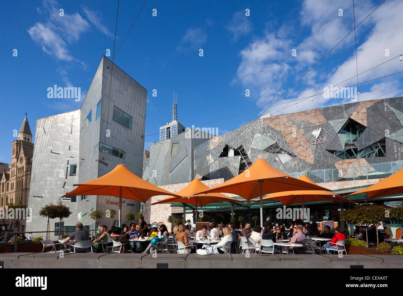 Restaurant en plein air, Federation Square, Melbourne, Victoria, Australie Banque D'Images