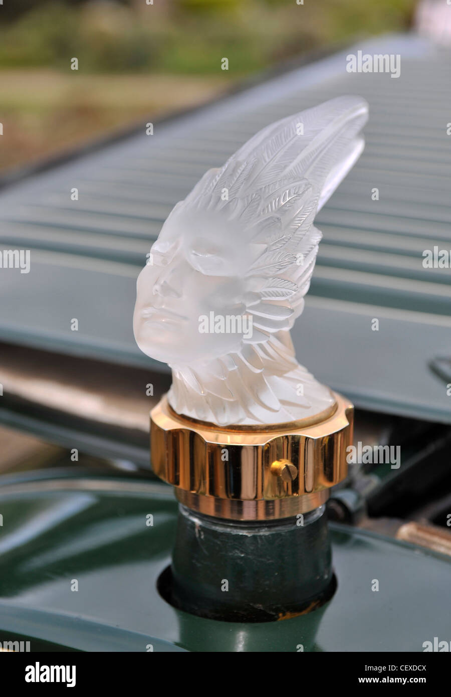Bouchon de radiateur en verre lalique Photo Stock - Alamy