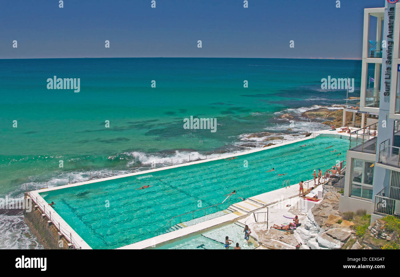 Les icebergs club et piscine sur la plage de Bondi, du Sud Banque D'Images
