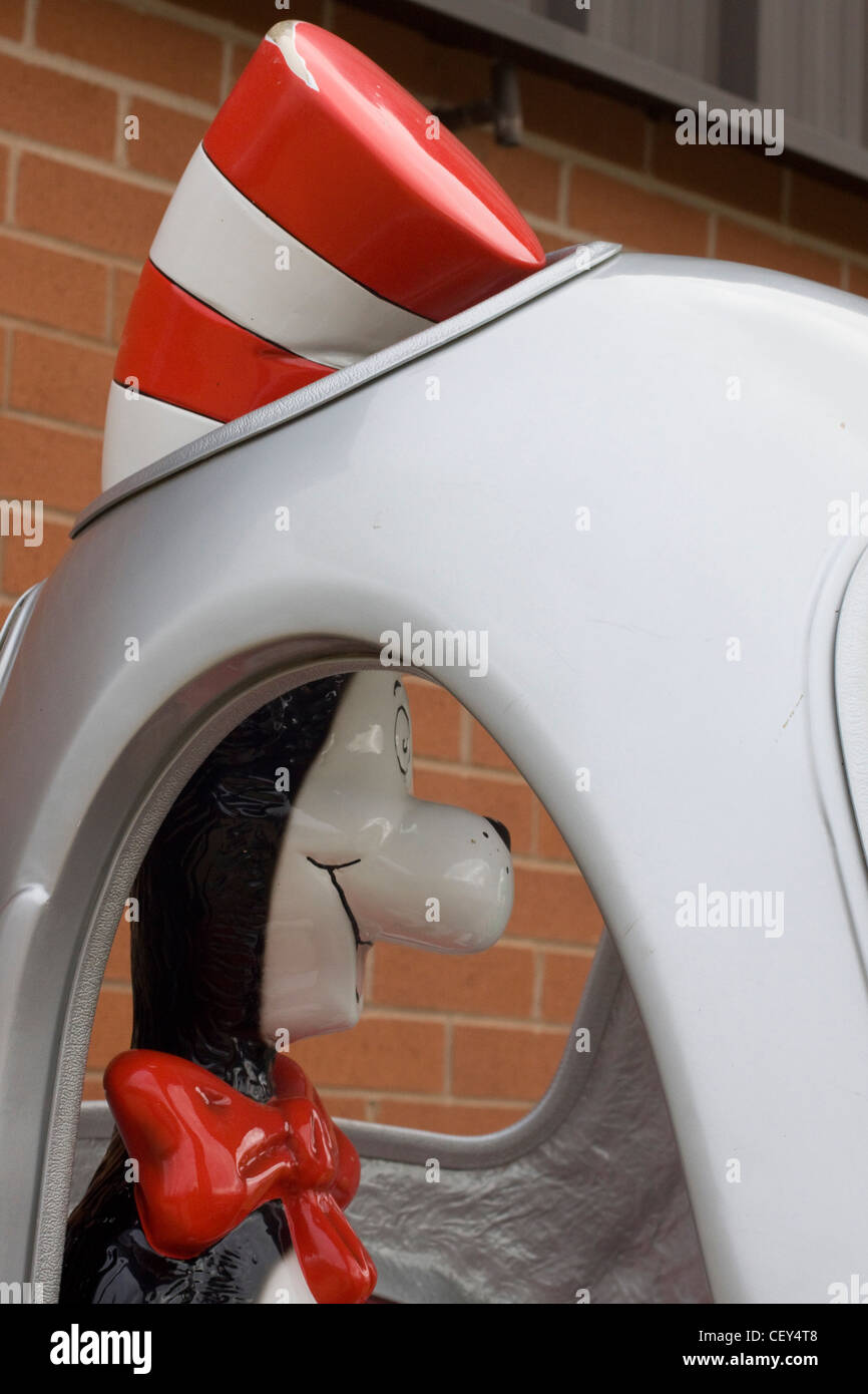 Un chat dans le chapeau children's ride dans l'Oxfordshire Banque D'Images