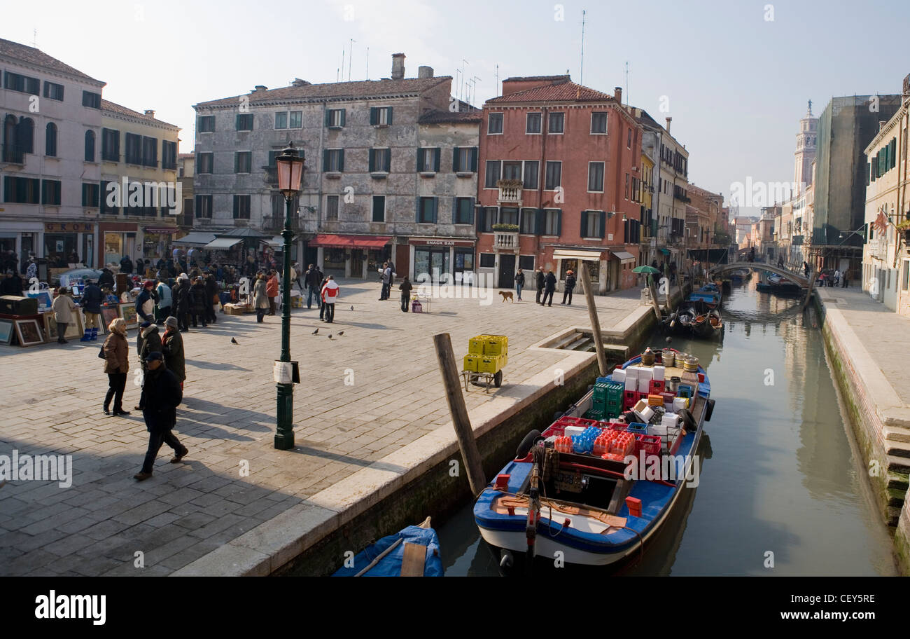 Campo San Barnaba market à Venise Banque D'Images