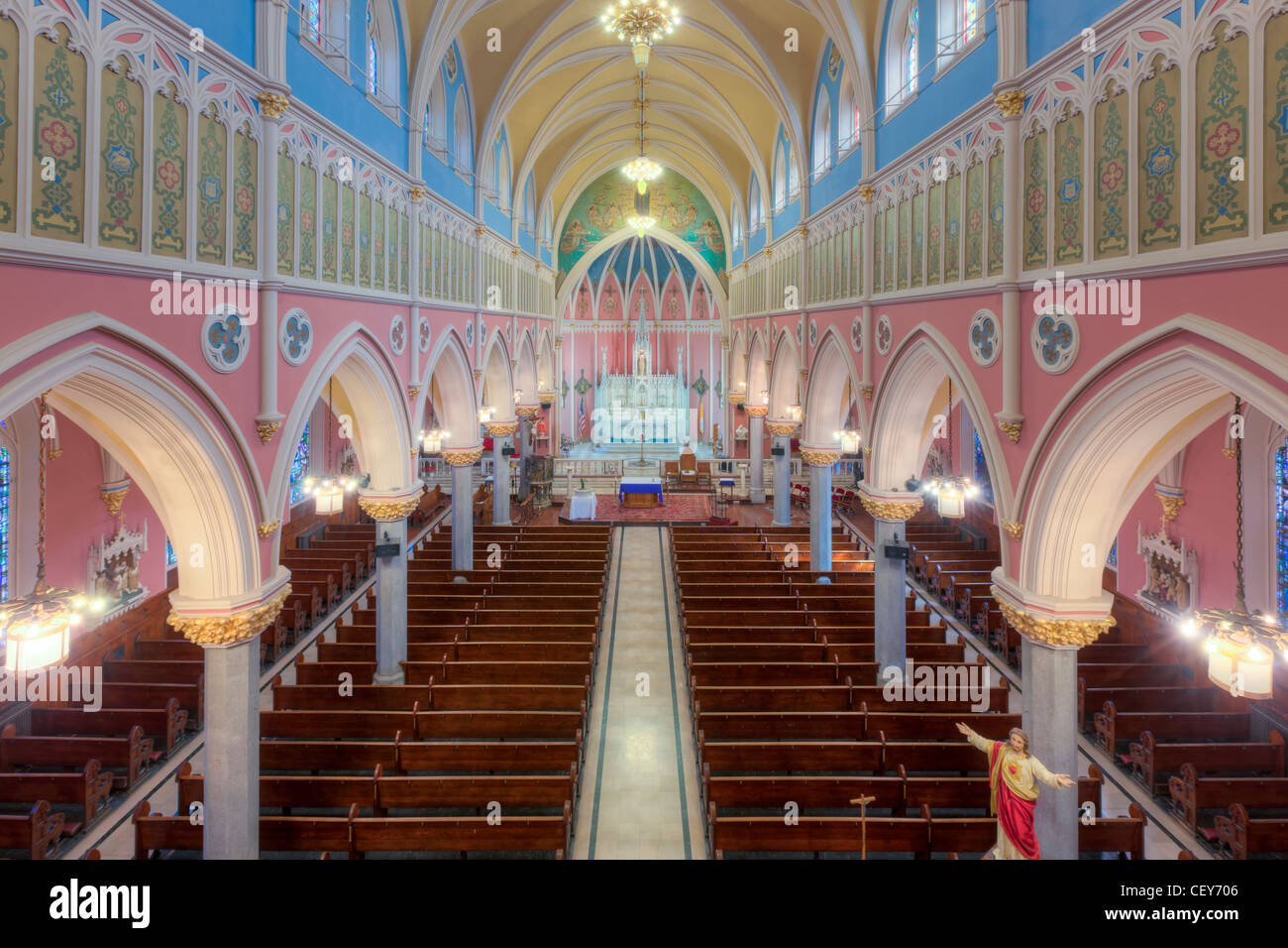 Le bel intérieur de l'église Ste Brigitte, l'une des églises de la