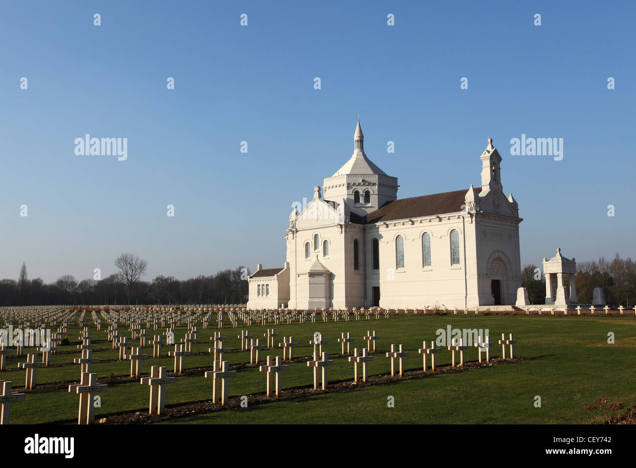 Le cimetière de guerre national à Notre-Dame de Lorette, Ablain-Saint-Nazaire, France. Banque D'Images
