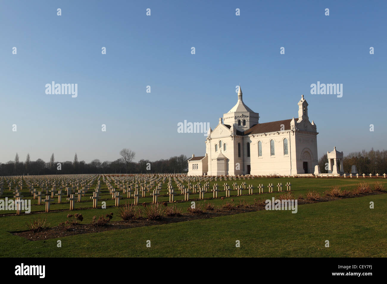 Le cimetière de guerre national à Notre-Dame de Lorette, Ablain-Saint-Nazaire, France. Banque D'Images
