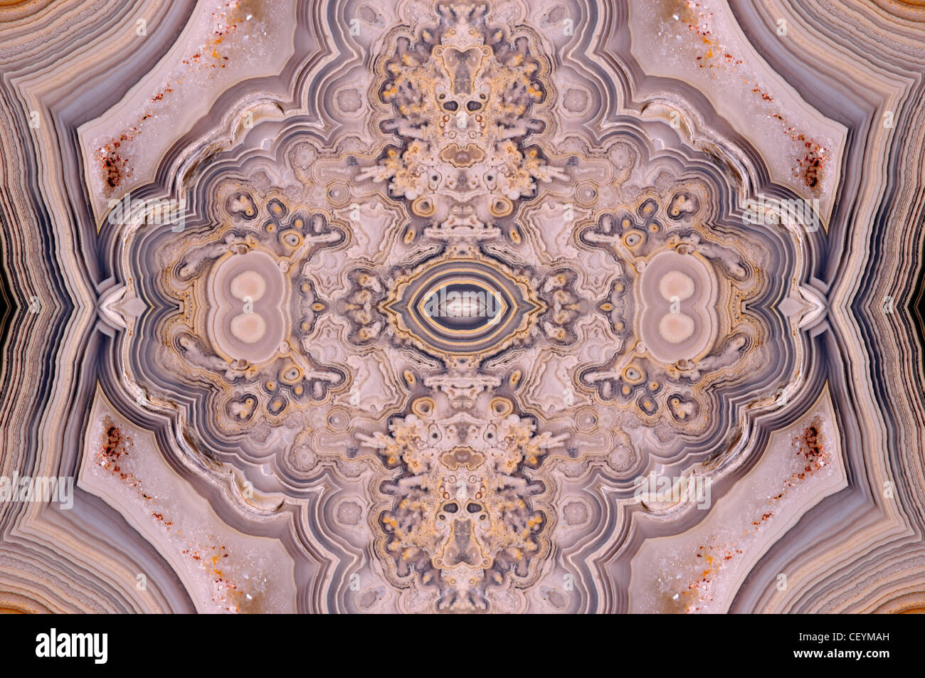 Tranche polie de Jasper (opaque, forme à grain fin de calcédoine) motif symétrique faite à partir de quatre exemplaires de la même image Banque D'Images