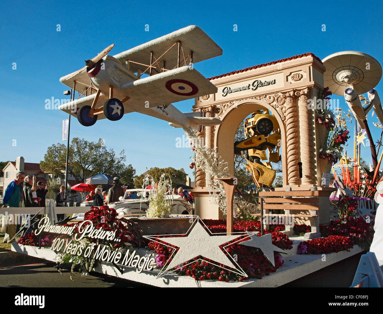 2012 Rose Parade float intitulé 'affichage statique 100 ans ou film Magic' parrainé par Paramount Pictures. Banque D'Images