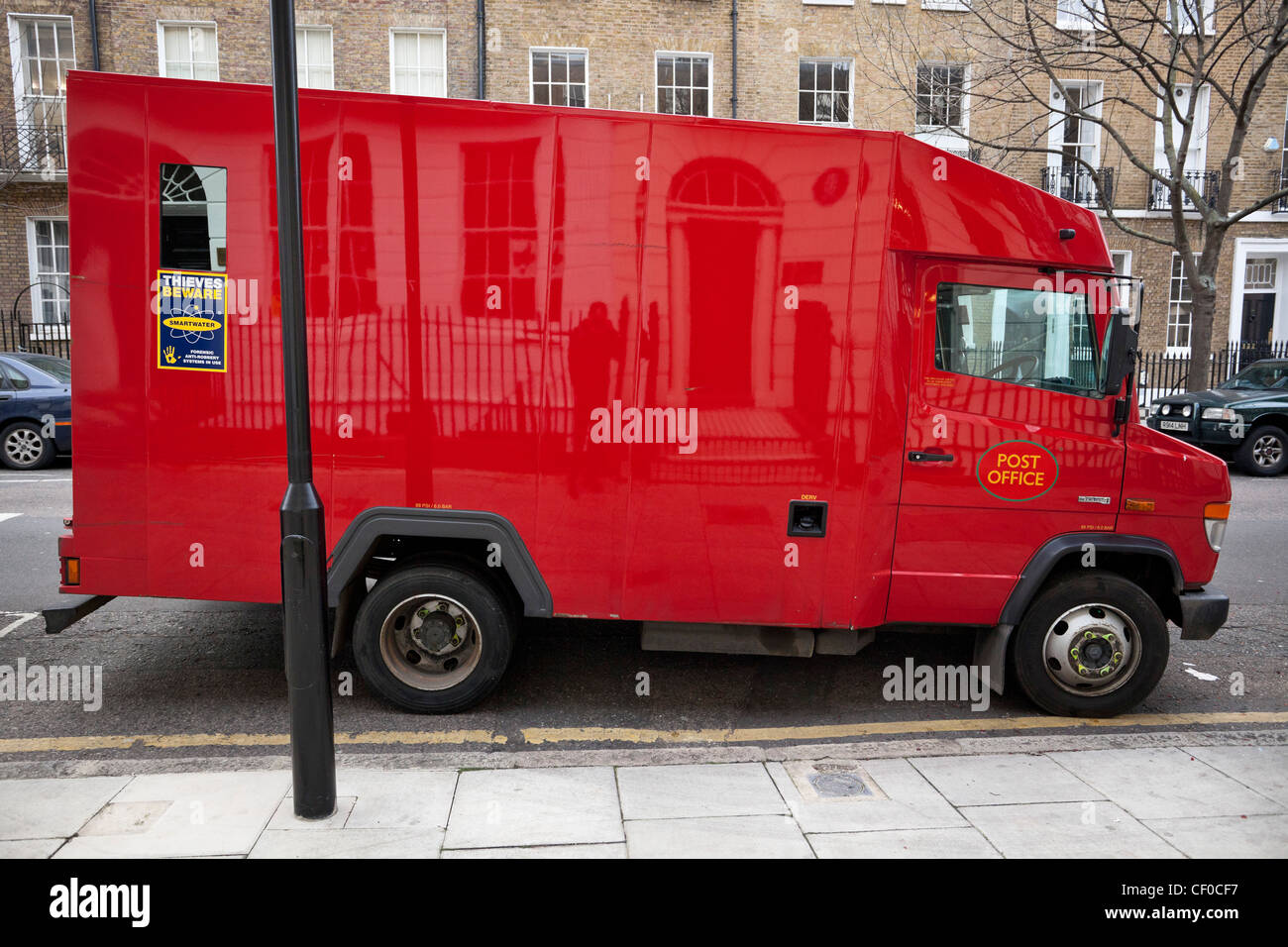 Bureau de poste de sécurité blindée chariot, London, England, UK Banque D'Images