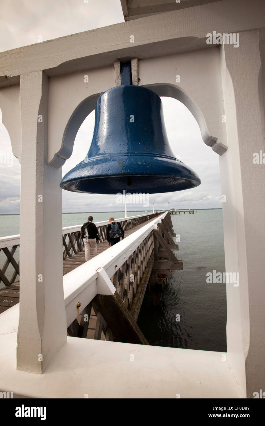 Royaume-uni, Angleterre, île de Wight, Yarmouth, blue bell peint à l'entrée de la jetée privée Banque D'Images