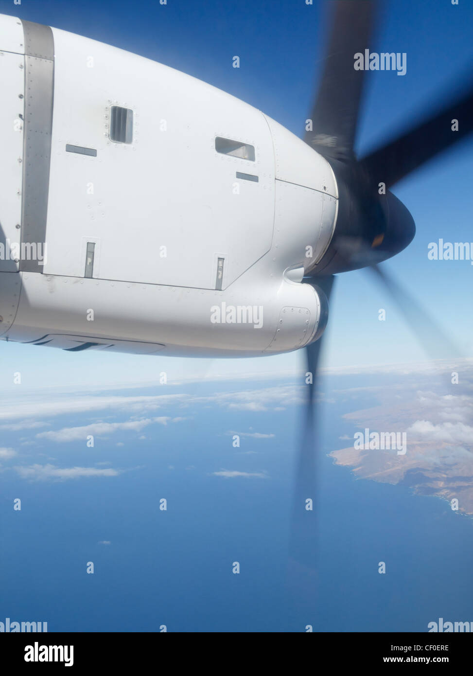 Hélice d'avion à partir de la fenêtre de l'avion twin prop Banque D'Images