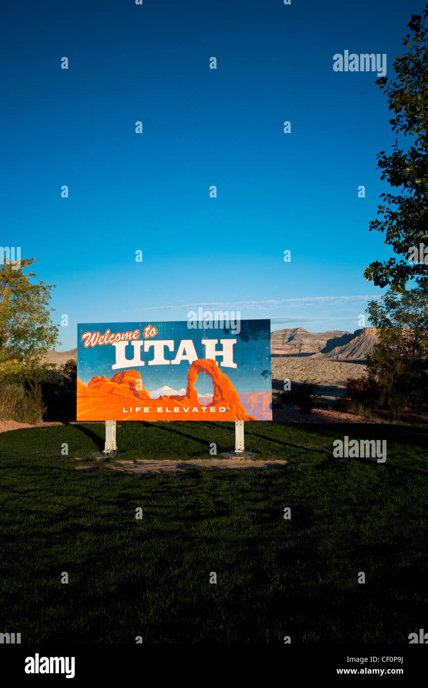 Bienvenue à un signe de l'Utah avec des paysage (prix pour copier) Banque D'Images