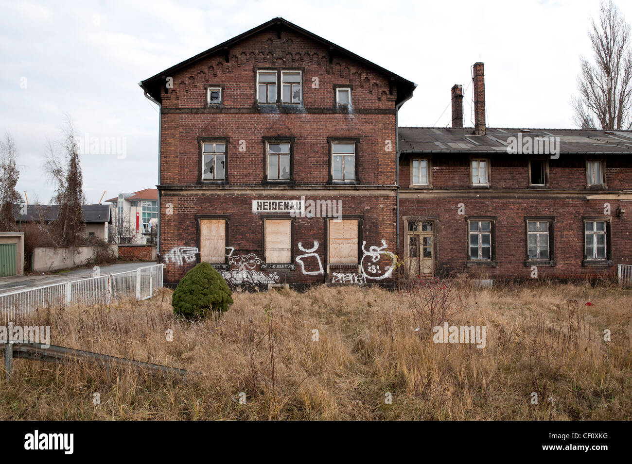 Gare à l'abandon de l'Allemagne de l'est ville de Heidenau, Saxe Banque D'Images