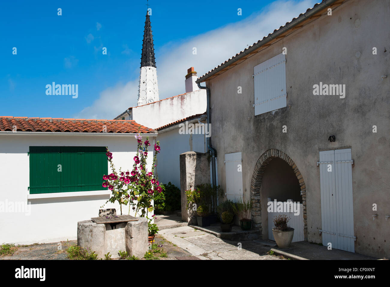 Église Saint Etienne, Clocher, Ars en Ré, Ile de Ré, Charentes Maritime, France Banque D'Images