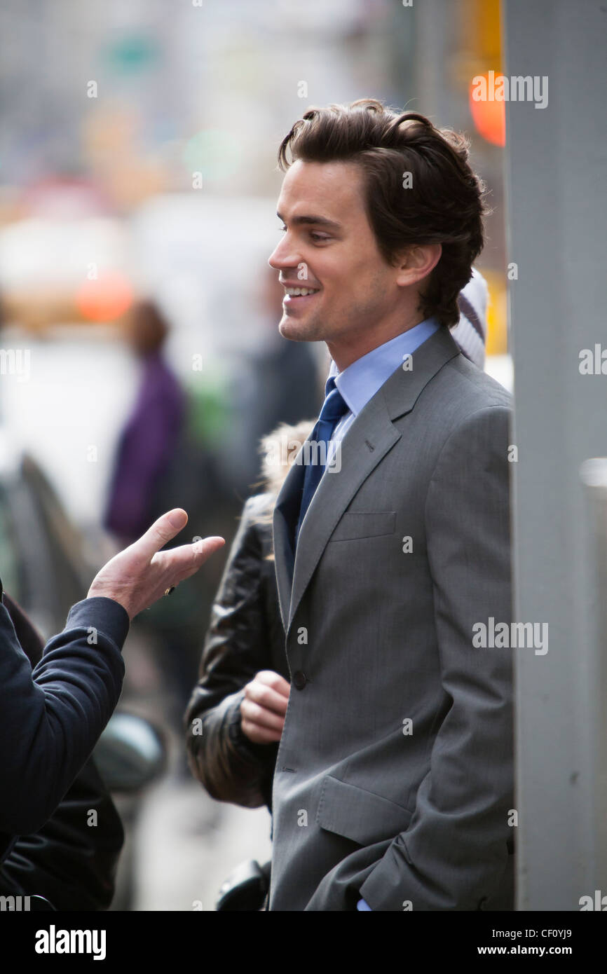 Matt Bomer pendant le tournage dernier épisode de la première saison de 'White Collar' sur 25th Street à Manhattan, New York Banque D'Images