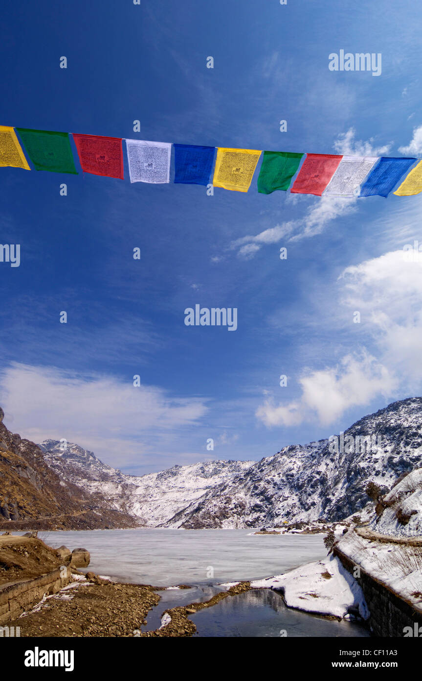 Drapeaux de prière bouddhiste tibétain, Tsango lake, Gangtok Banque D'Images