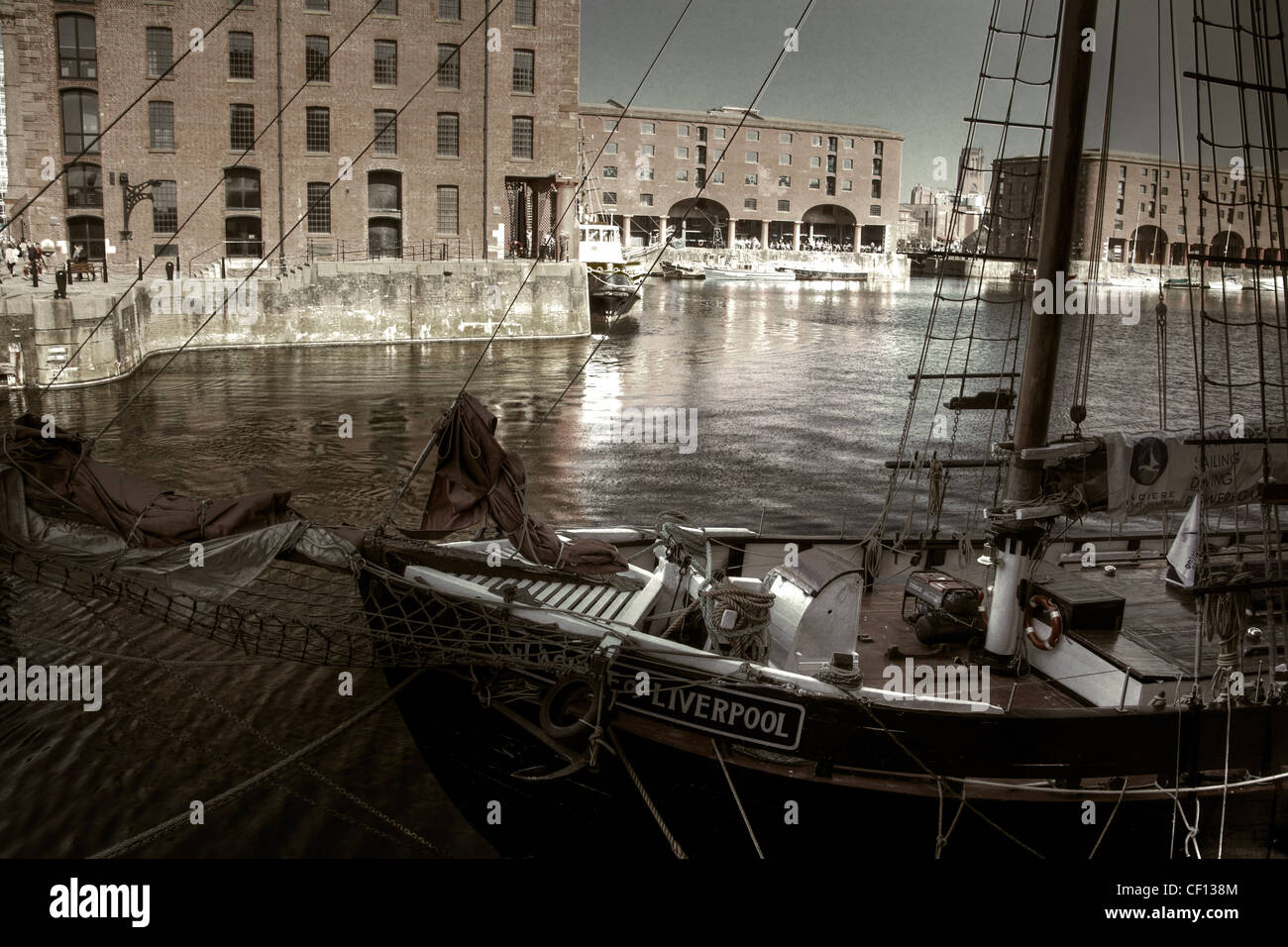 Fierté de Liverpool - navire à Albert Dock Liverpool angleterre UK Banque D'Images