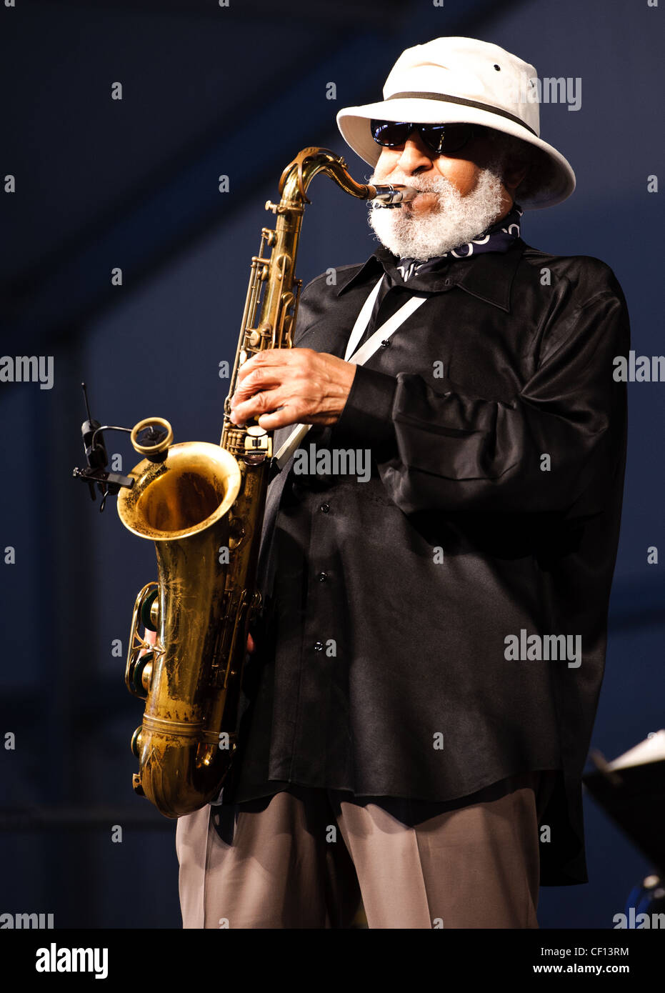 Sonny Rollins à jouer au New Orleans Jazz and Heritage Festival de New Orleans, LA le dernier jour du festival. Banque D'Images