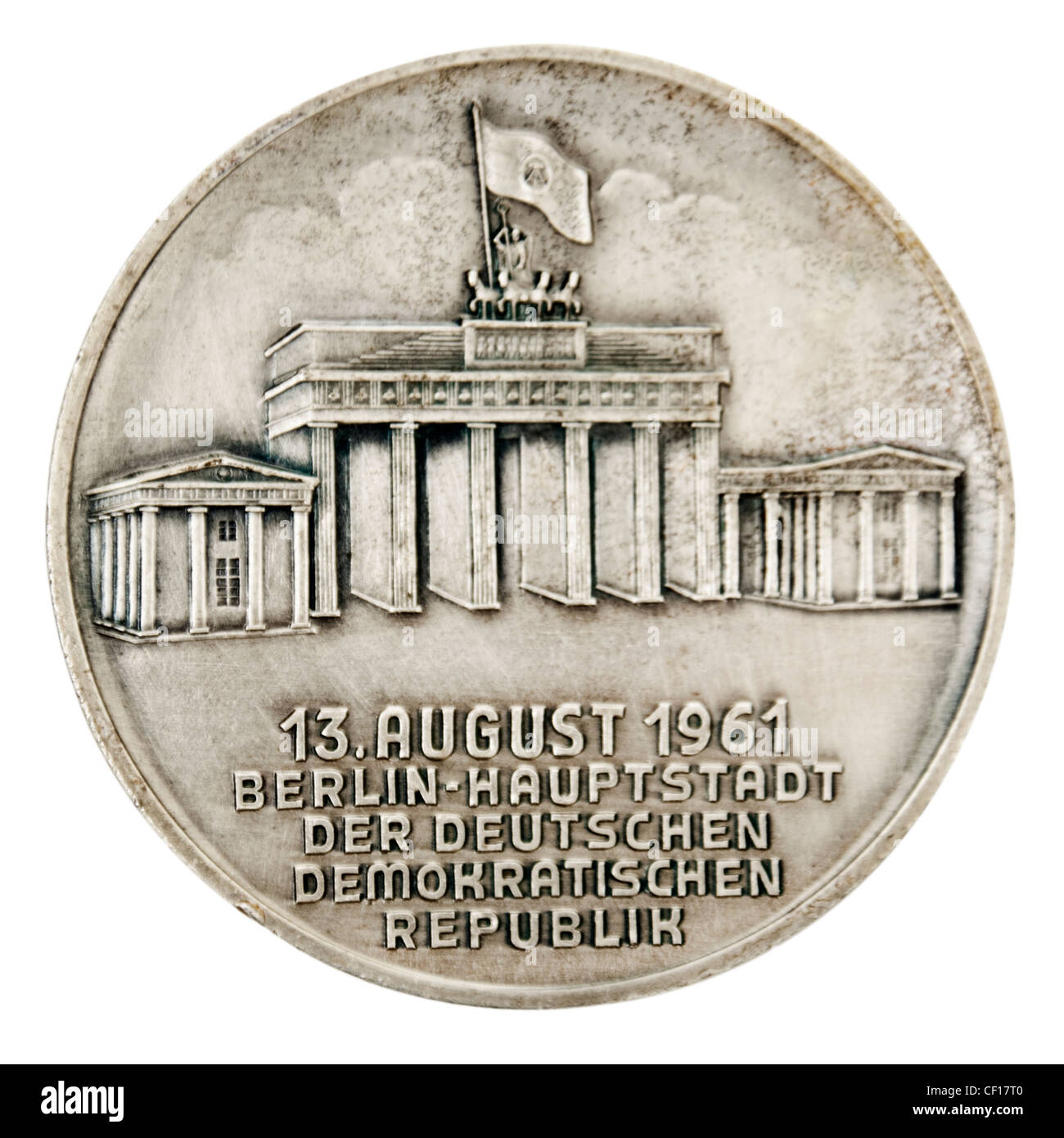 Étant donné la médaille à tous les travailleurs et les soldats impliqués dans la construction du mur de Berlin son achèvement le 13 août 1961. Banque D'Images