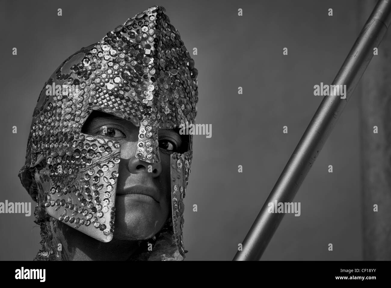 Jeune homme habillé comme un romain pendant le carnaval de Venise, Italie Banque D'Images