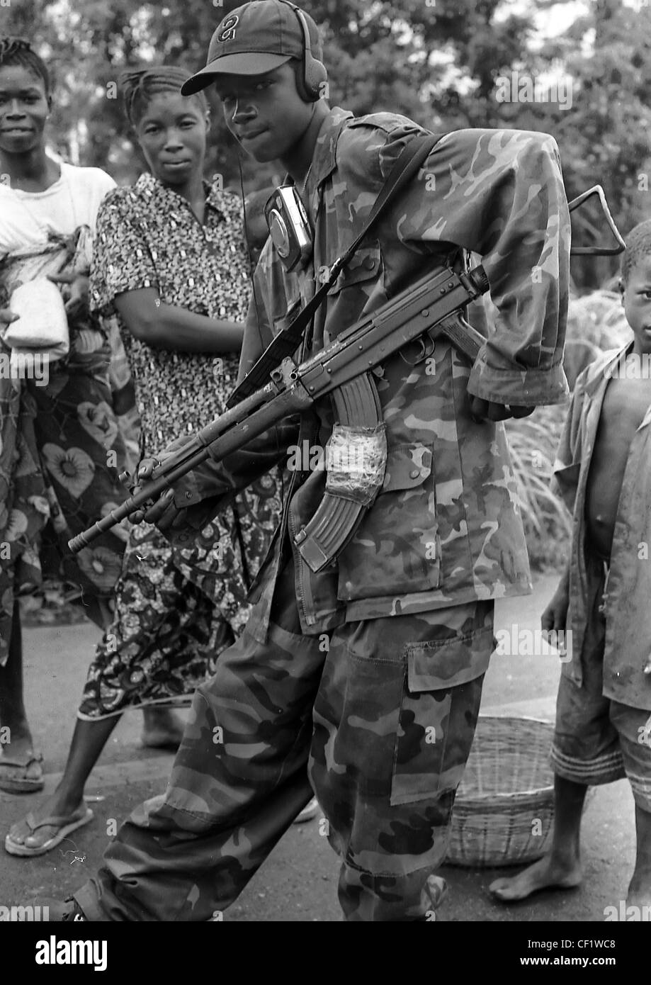 En mai 2000, la situation dans le pays (Sierra Leone) s'est détériorée à tel point que les troupes britanniques ont été déployés dans Oper Banque D'Images