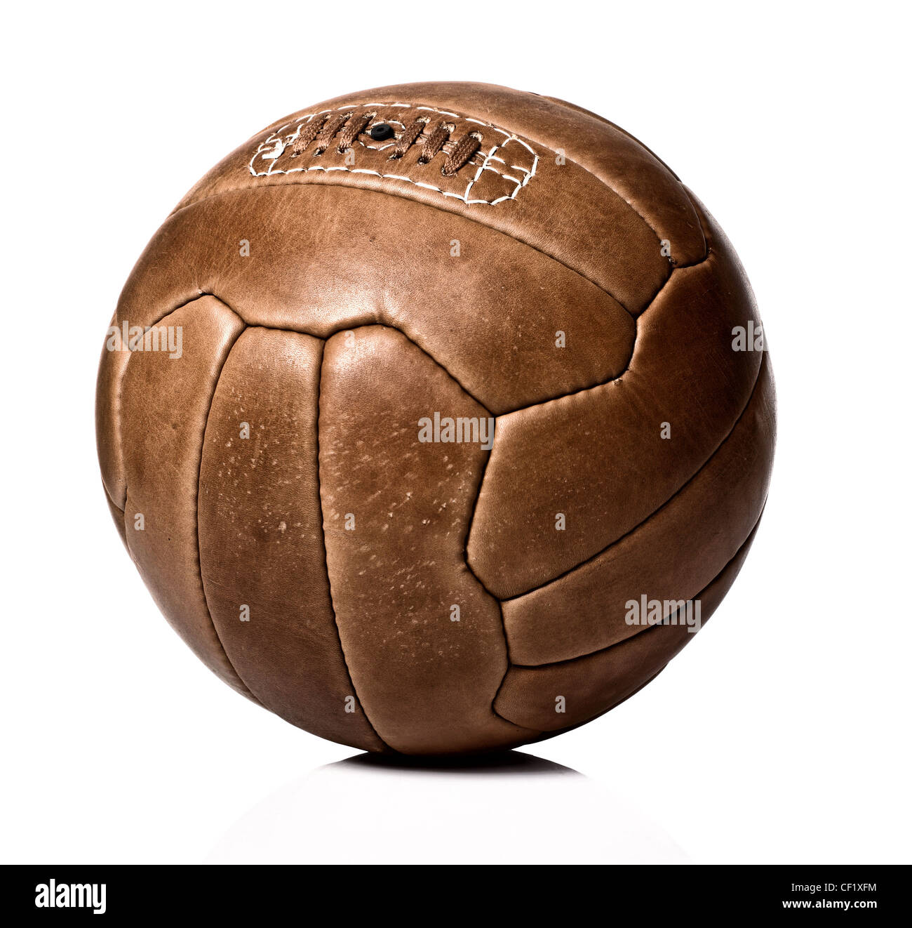 Image de ballon de football en cuir rétro Banque D'Images