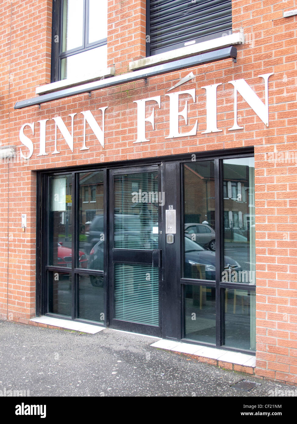 Le Sinn Féin siège sur le Falls Road, à Belfast, en Irlande du Nord Banque D'Images