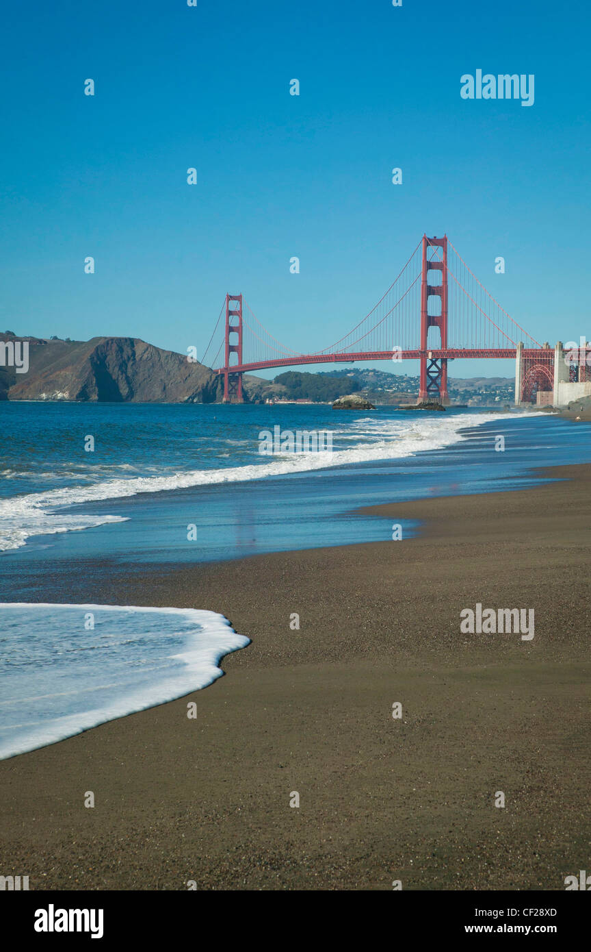 Golden Gate Bridge à partir de Baker Beach ; San Francisco California United States of America Banque D'Images