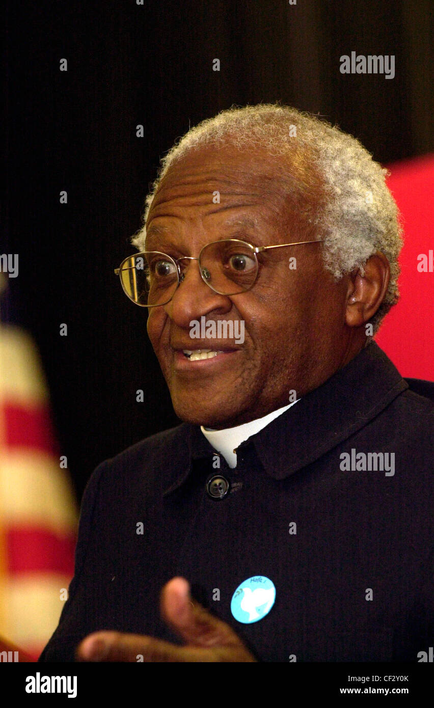 L'archevêque Desmond Tutu parle à Cardozo Law School le 1 avril 2003 où il a reçu un prix de l'école Banque D'Images