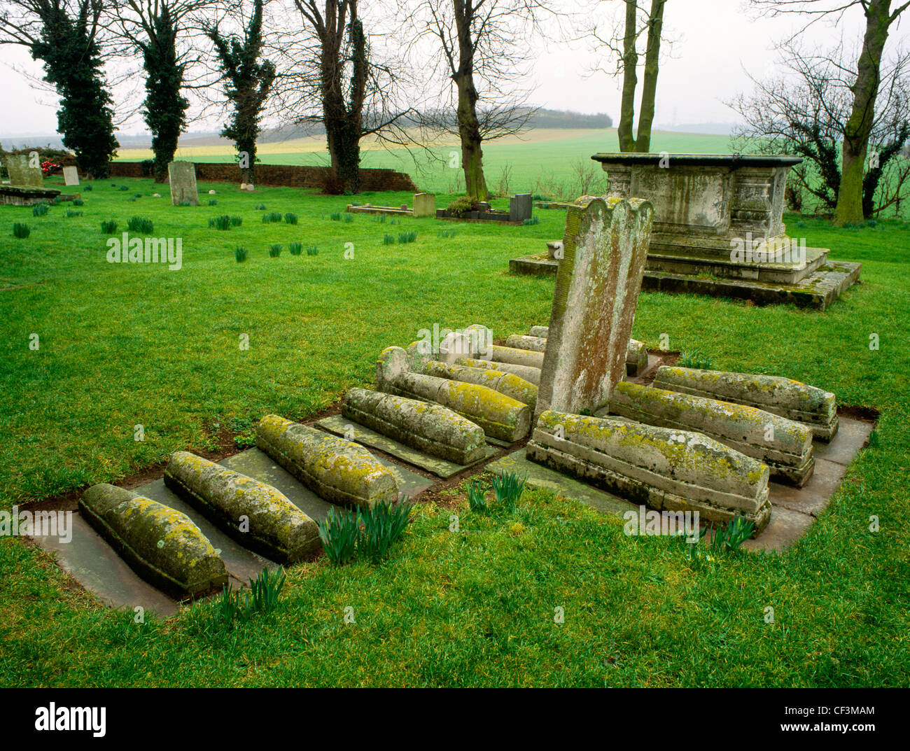Deux groupes de tombes d'enfants connue sous le nom de tombes du Pip sur St James' sur la péninsule de Hoo, censées avoir inspiré e Banque D'Images
