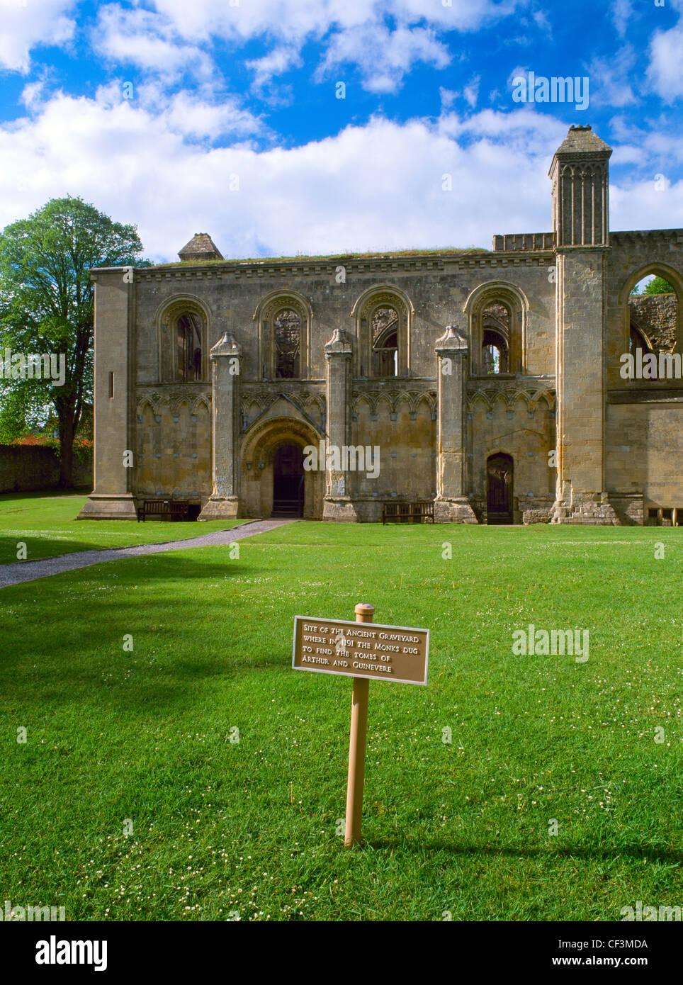 Chapelle de la Dame et de l'emplacement des tombes de 'Le Roi Arthur et la reine Guenièvre' à Glastonbury Abbey, découvert et fouillé par th Banque D'Images