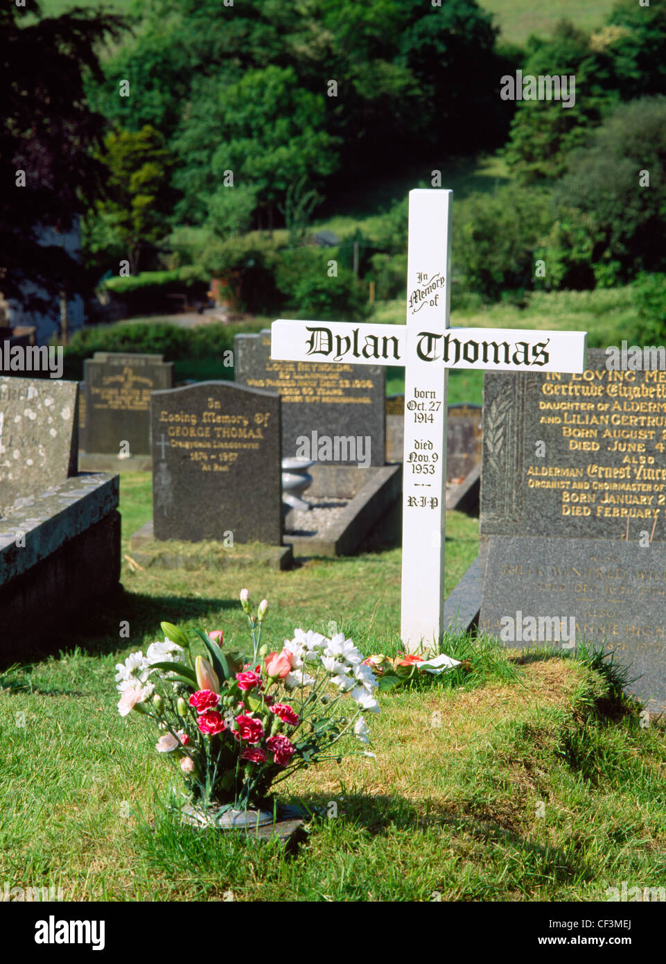 La tombe du poète et écrivain gallois Dylan Marlais Thomas (1914-53) et sa femme Caitlin Thomas (née Caitlin Macnamara, 1913-94) je Banque D'Images