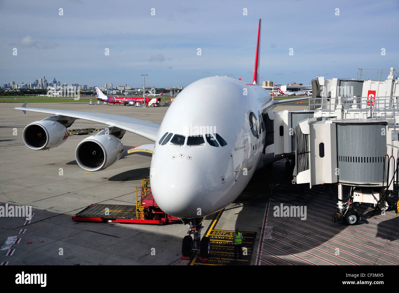 Qantas Airbus A380 à la porte, l'aéroport de Sydney Kingsford Smith, Mascot, Sydney, New South Wales, Australia Banque D'Images