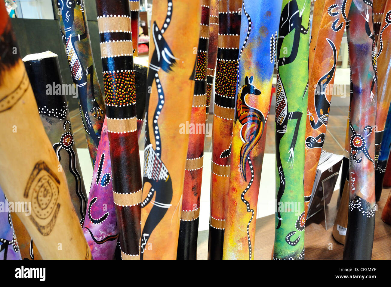 Les didgeridoos en vente à l'aéroport de Sydney Kingsford Smith, Mascot, Sydney, New South Wales, Australia Banque D'Images