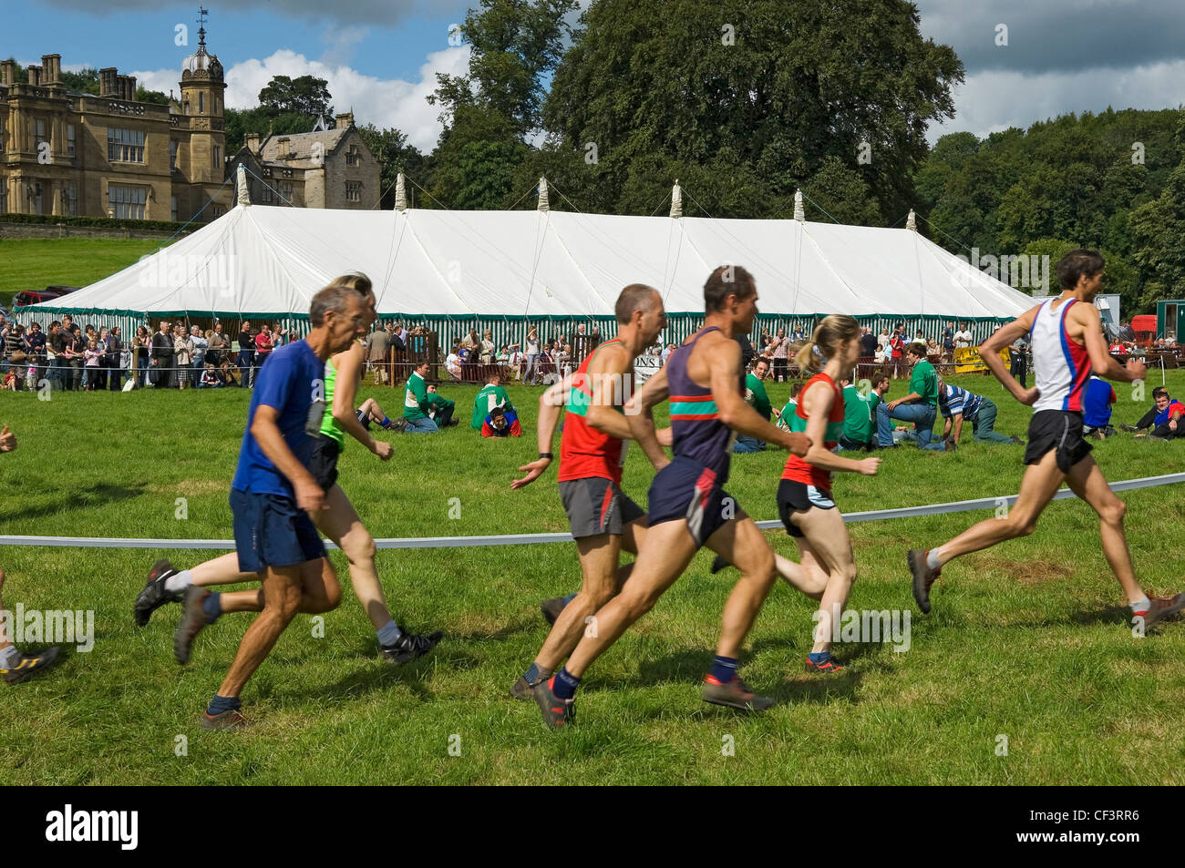 Coureurs au départ d'une course est tombé à Aramits Show, un spectacle annuel pays près de Skipton. Banque D'Images