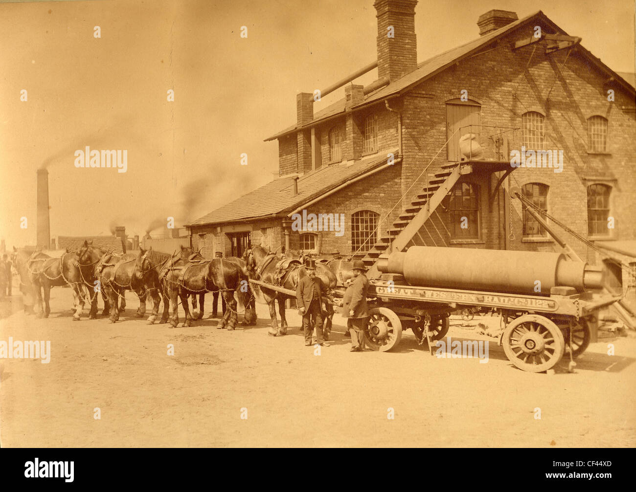 Thomas Perry & Son Ltd., de négociants et de fabricants, Highfield, Œuvres, Bilston vers 1890. Chaudière géante chargé sur un wagon. Banque D'Images