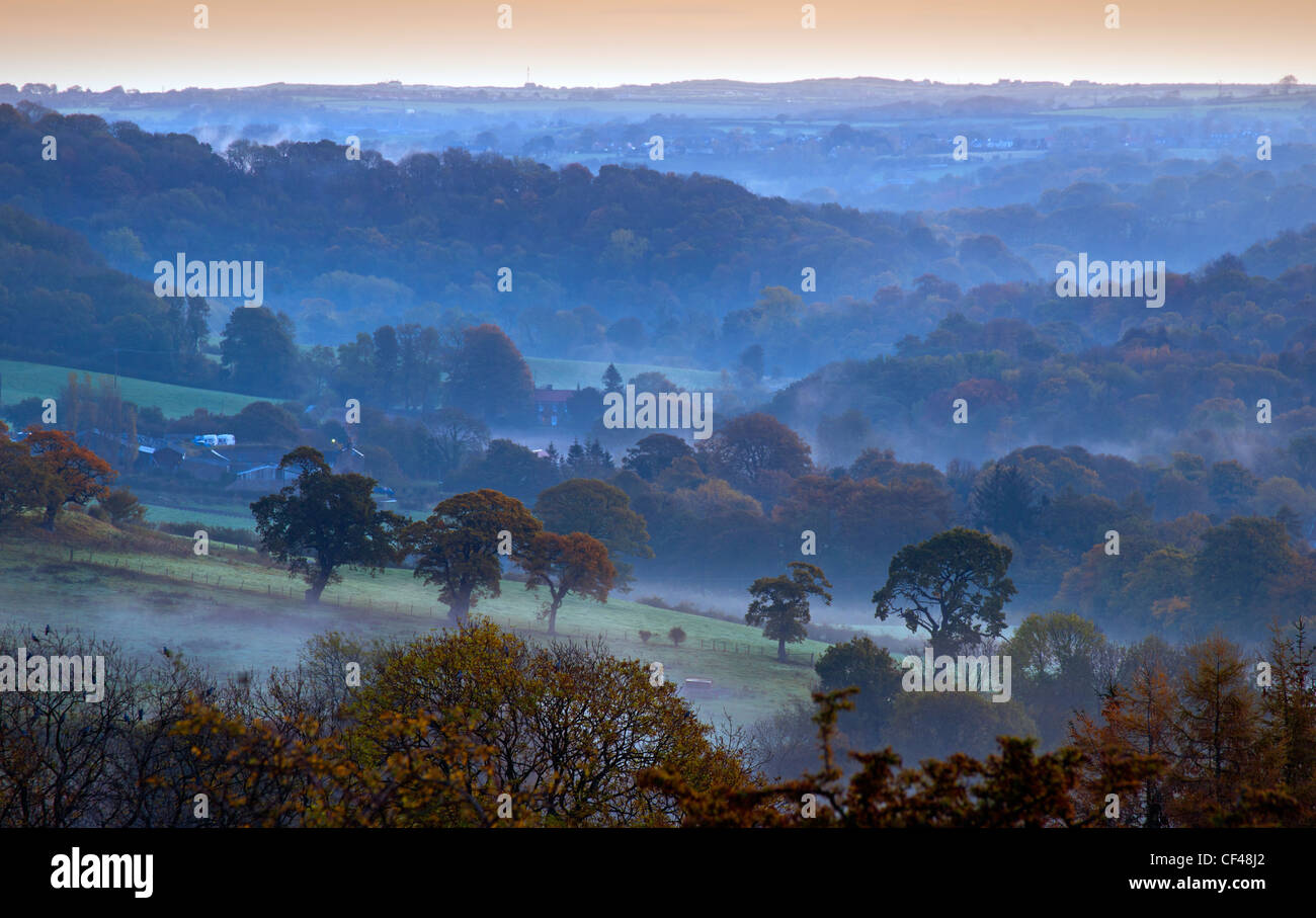 Misty vue depuis près de vert clé au sud d'Egmont dans le parc national des North Yorkshire Moors. Banque D'Images