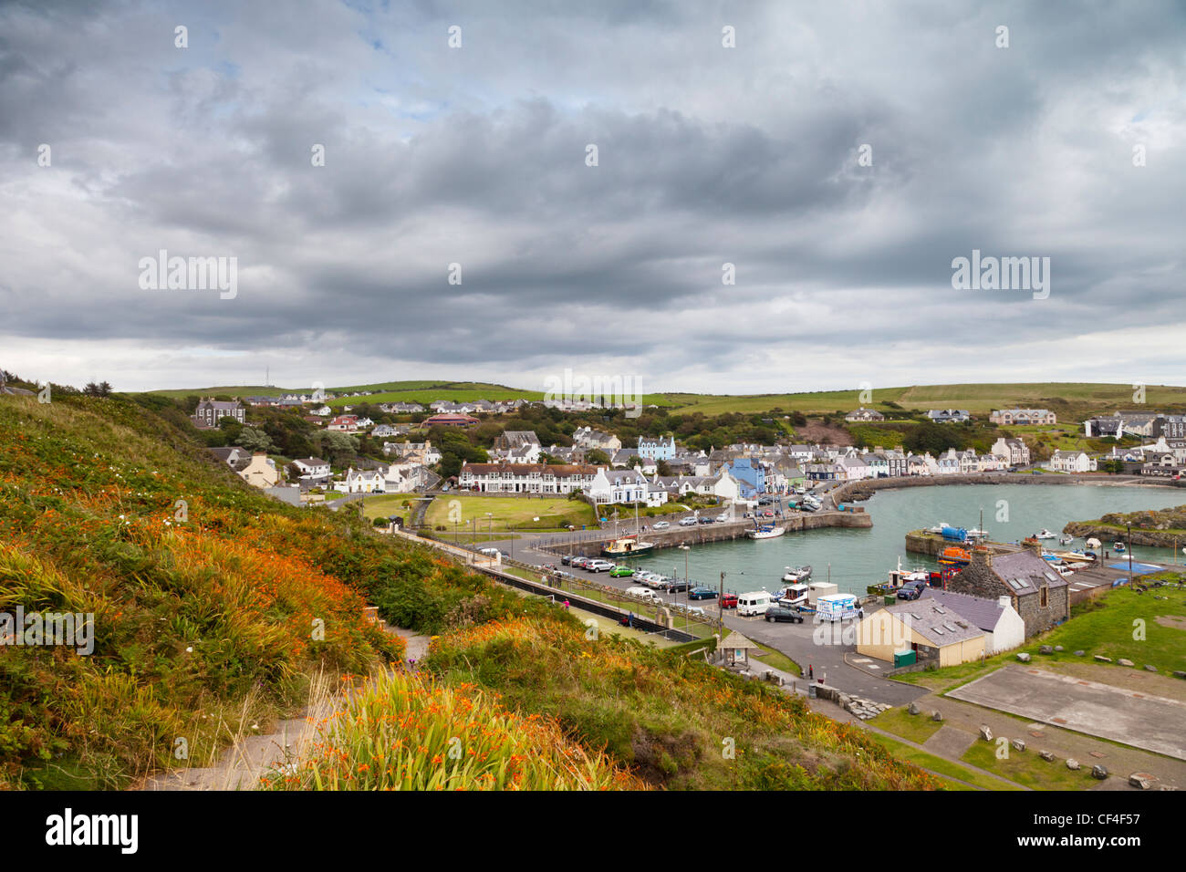 Portpatrick, Dumfries et Galloway, Écosse sous un ciel d'orage. Banque D'Images