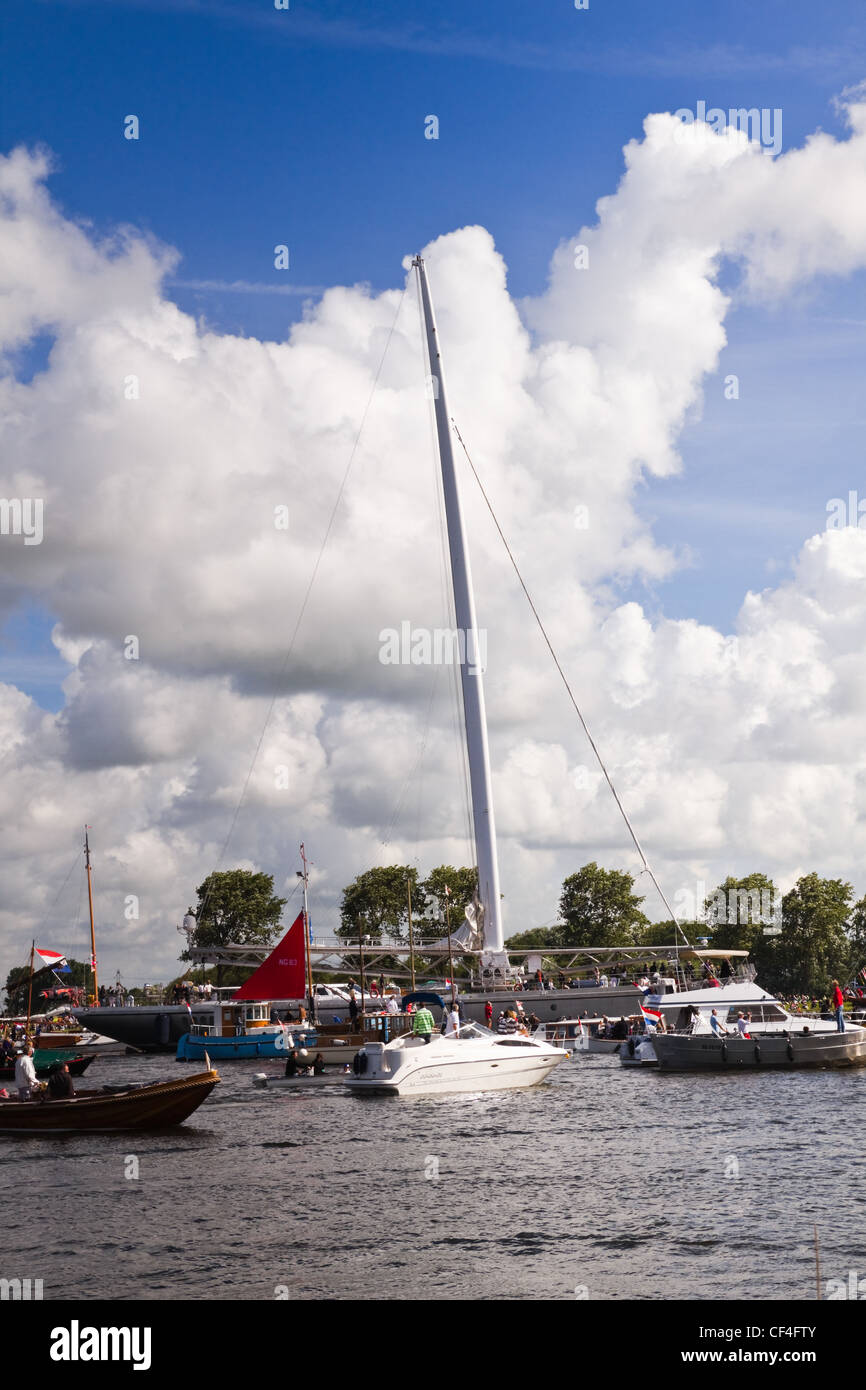 Sail Amsterdam 2010 - Amsterdam, Pays-Bas - le 19 août 2010 : Sail 2010 événement commence par la spectaculaire parade en voile. Banque D'Images