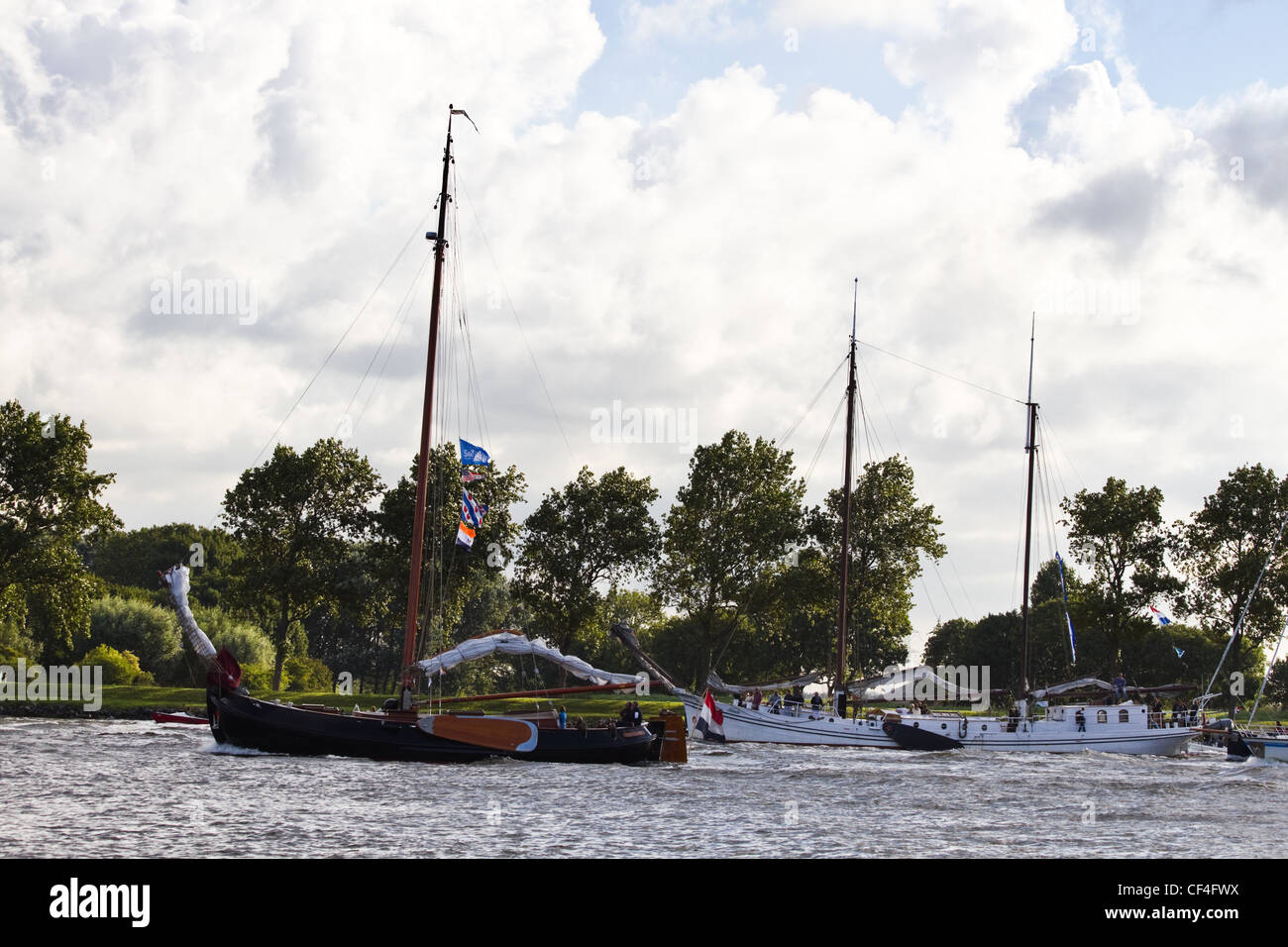 Sail Amsterdam 2010 - Amsterdam, Pays-Bas - le 19 août 2010 : Sail 2010 événement commence par la spectaculaire parade en voile. Banque D'Images