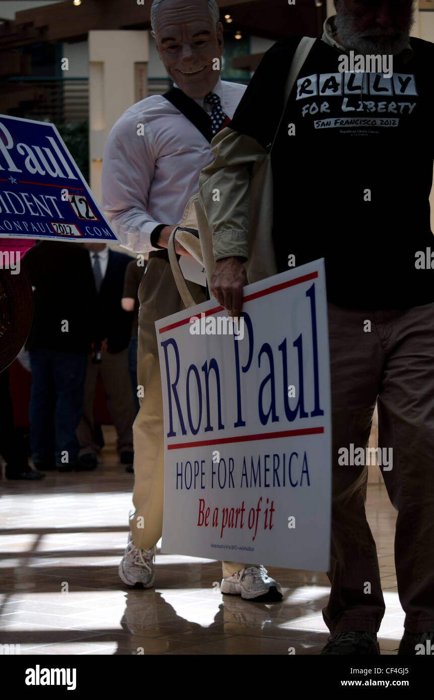 Ron Paul partisans au California State convention 2/25/2012 GOP. Banque D'Images