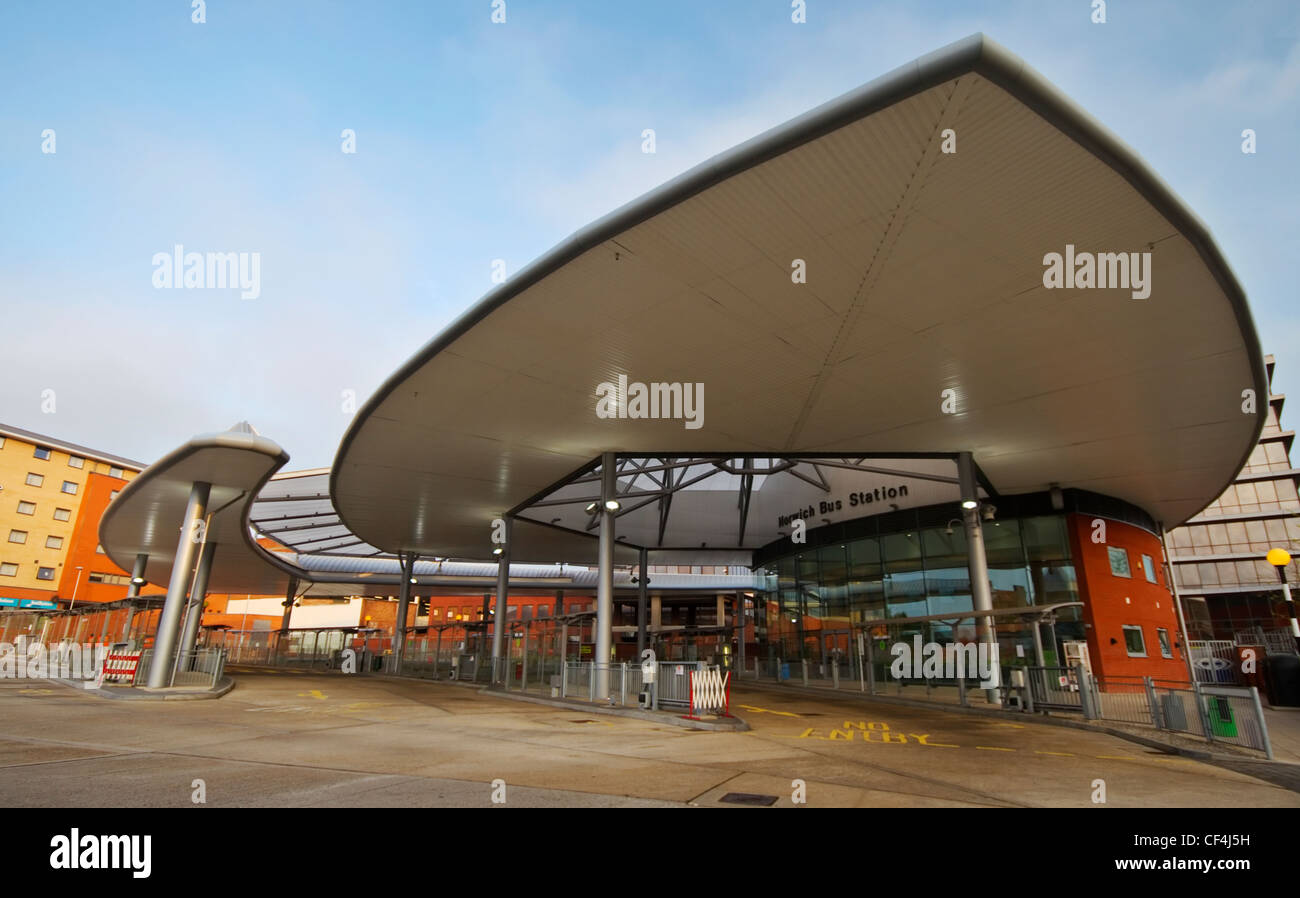 L'auvent et de la gare routière du centre-ville de Norwich. Banque D'Images