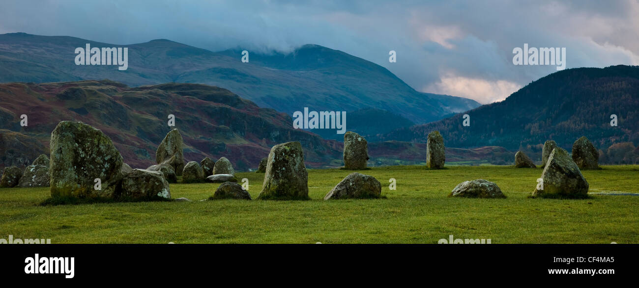 Le cercle de pierres de Castlerigg, l'un des plus impressionnants monuments préhistoriques visuellement en Grande-Bretagne. Banque D'Images