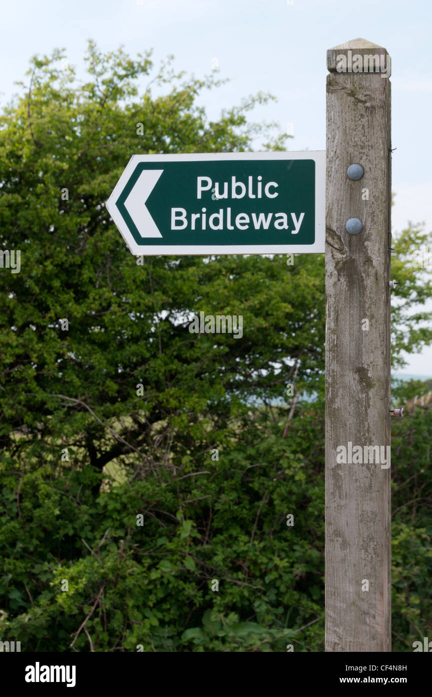 Bridleway Public signe. Voir CF4N7F pour signer dirigée vers la droite. Banque D'Images