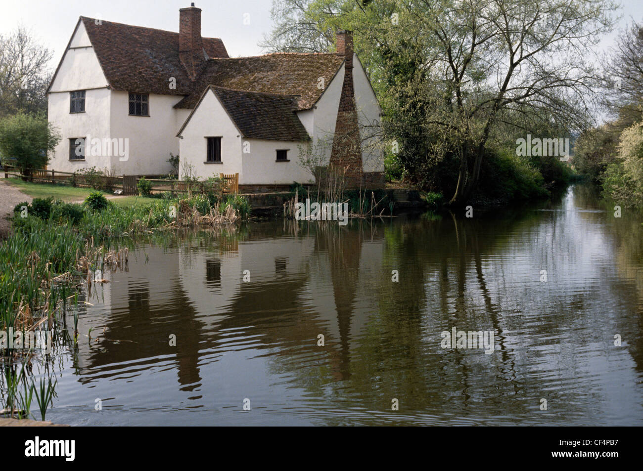 Willy Lotts cottage, une maison du 16ème siècle rendu célèbre par Flatford en étant l'objet de la peinture de John Constable, le Hay W Banque D'Images