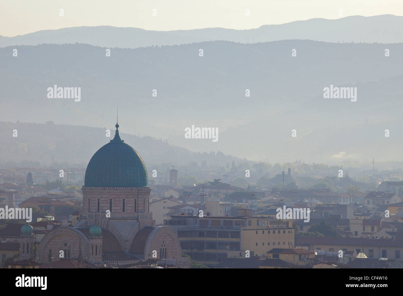 Vue depuis le campanile de Giotto, à clocher de la cathédrale, à la recherche de la Synagogue, Florence, Toscane, Italie, Europe Banque D'Images